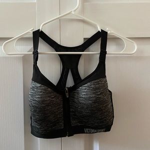 Victoria’s Secret Front Close Sports Bra